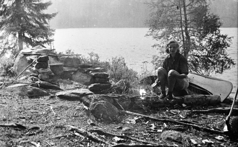 Annette Dods a campé au lac Westward, 1938. Photo : Archives et collections du parc Algonquin.